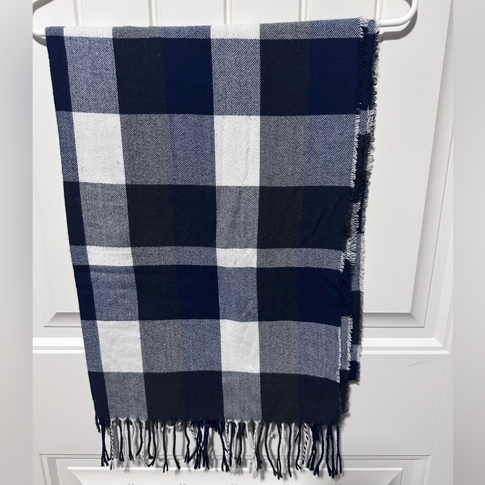 Plaid Navy and White Scarf NWOT